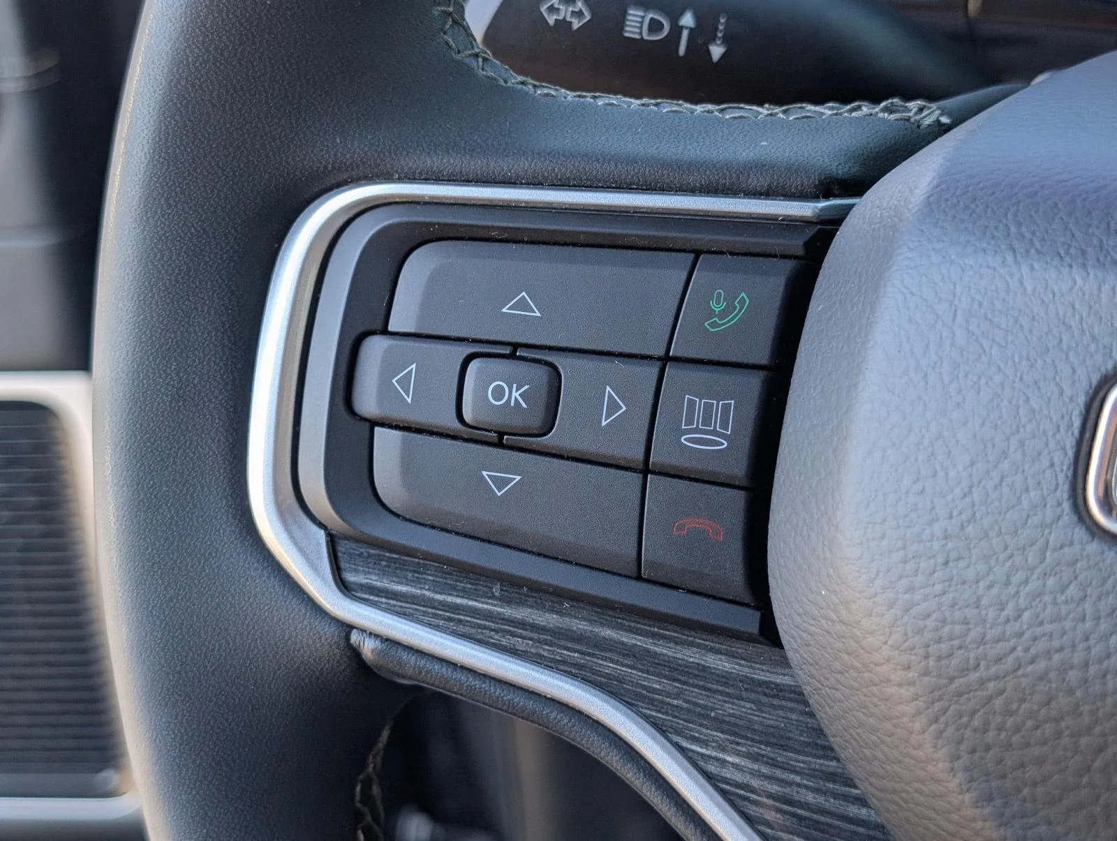 Used 2022 Baltic Gray Metallic Clearcoat Jeep Series III image 20