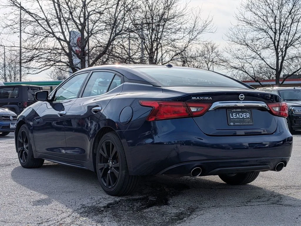 Used 2017 Blue Nissan 3.5 S image 5