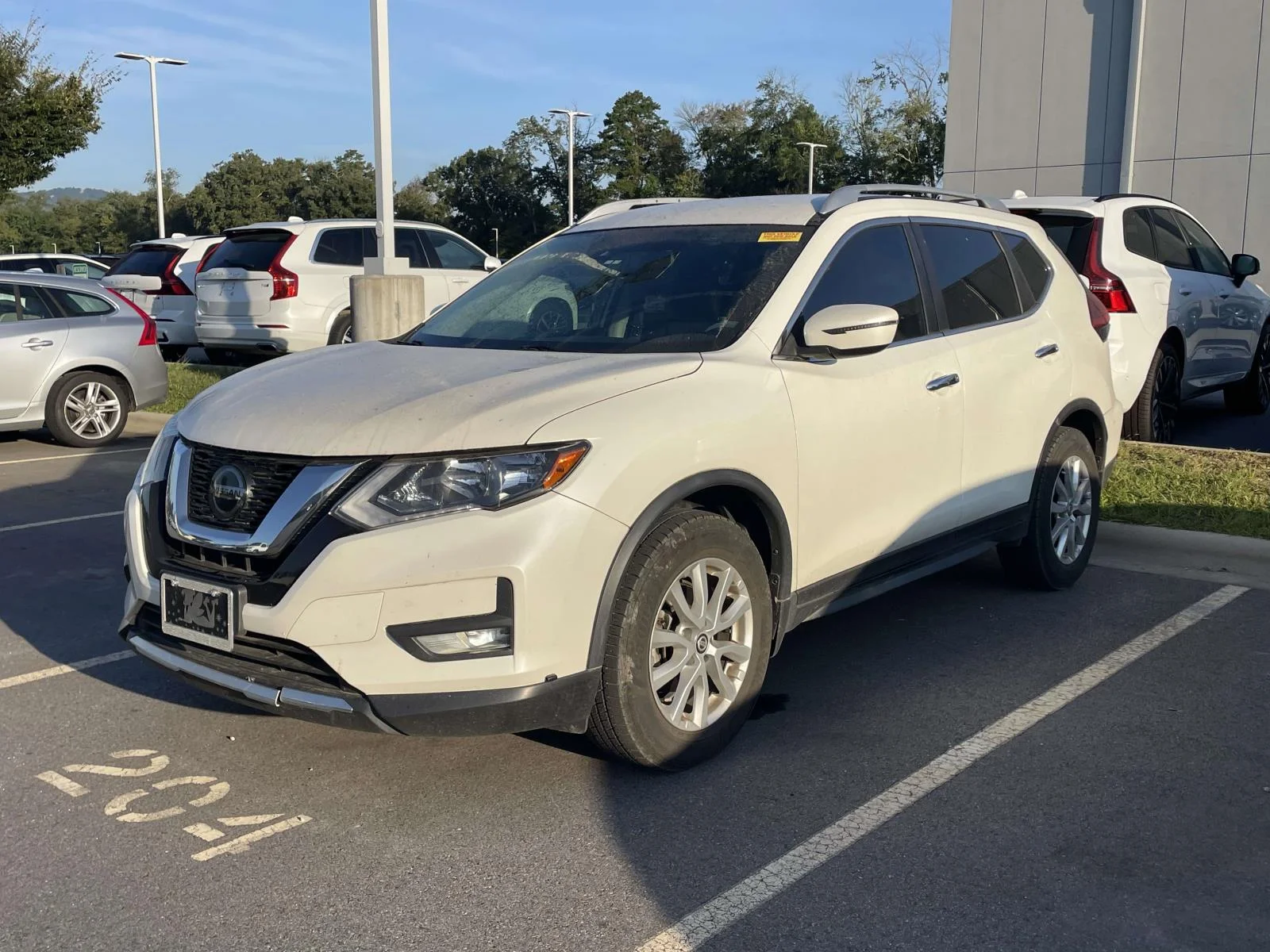 Used 2020 Pearl White Tricoat Nissan SV image 2