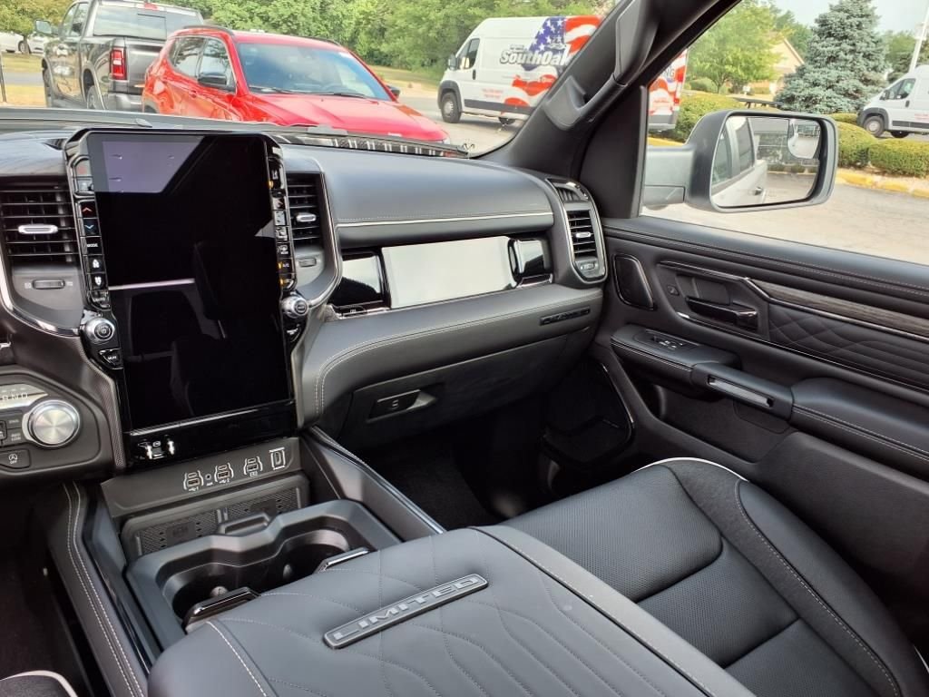 2026 RAM 1500 Limited - Photo 17