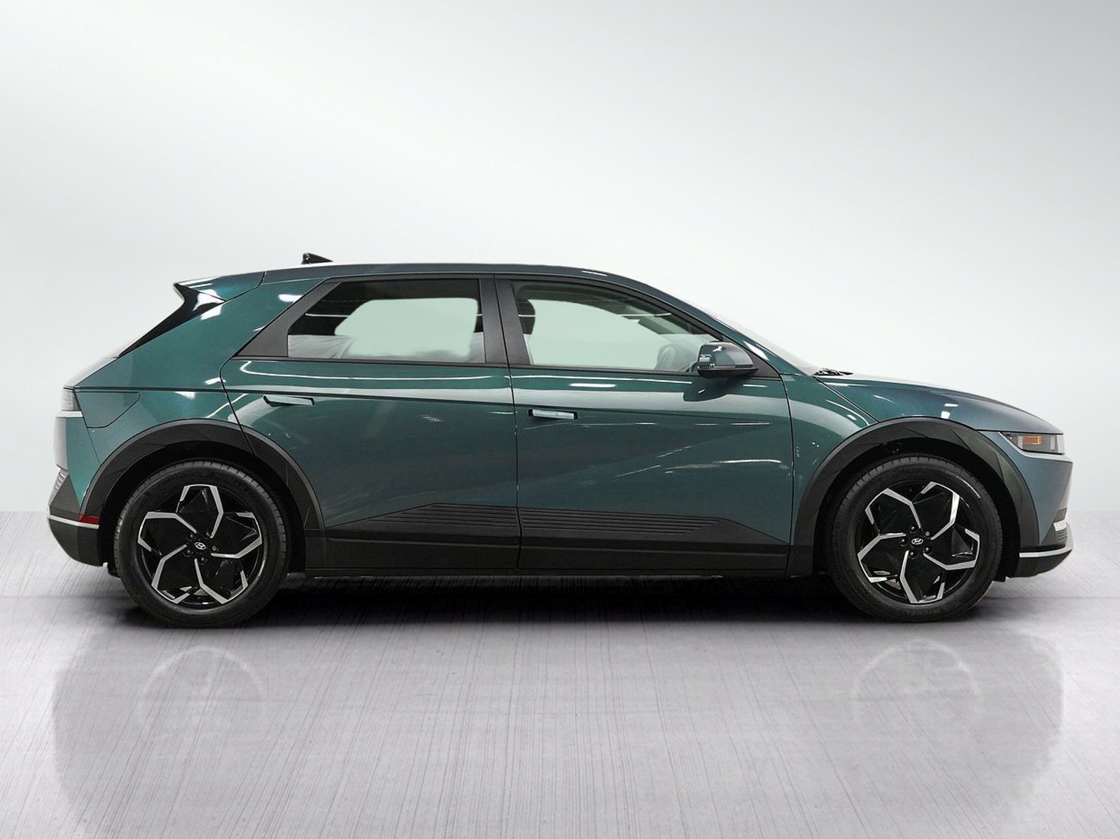 Used 2024 Digital Teal Hyundai SEL AWD image 6