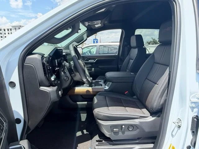 New 2026 Polar White Tricoat Chevrolet High Country image 5