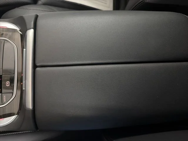 Used 2023 White BMW sDrive40i image 31