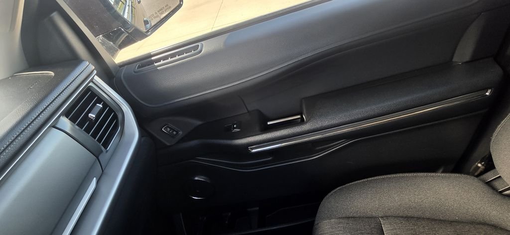 Used 2024 Gray Metallic Ford XLT image 29