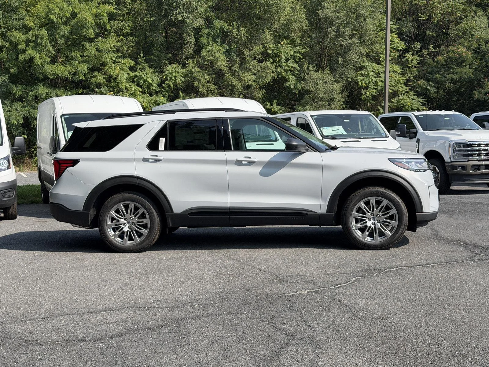 New 2026 Space White Metallic Ford Active image 4