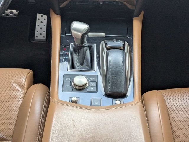 Used 2016 White Lexus 460 image 17