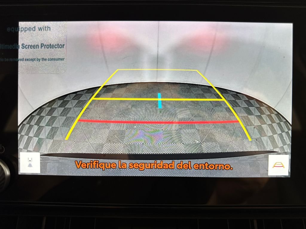 2025 Toyota RAV4 XLE - Photo 16