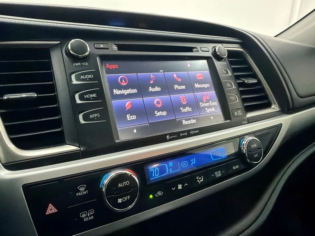 Used 2016 Gray Toyota XLE V6 image 8