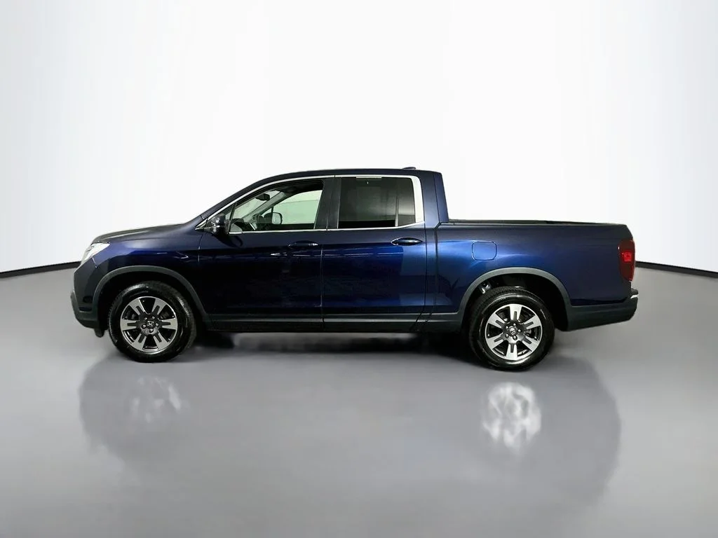 Used 2018 Obsidian Blue Pearl Honda RTL-T image 5