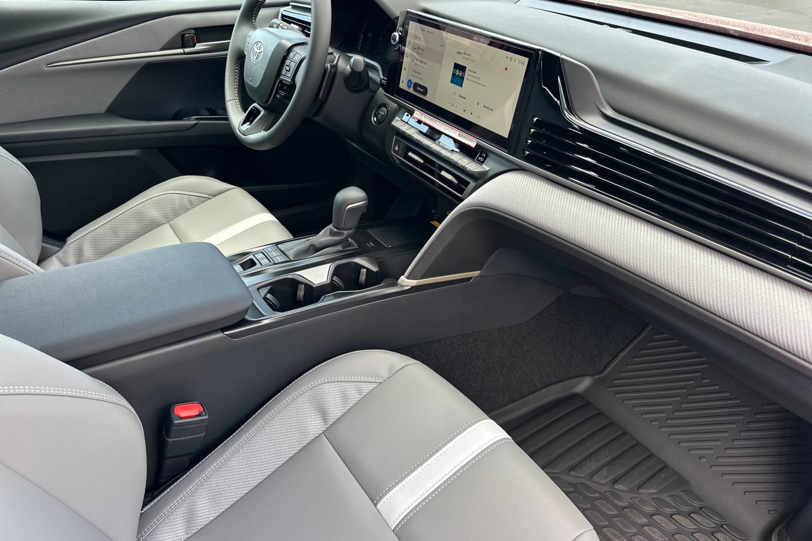2026 Toyota Camry SE - Photo 15