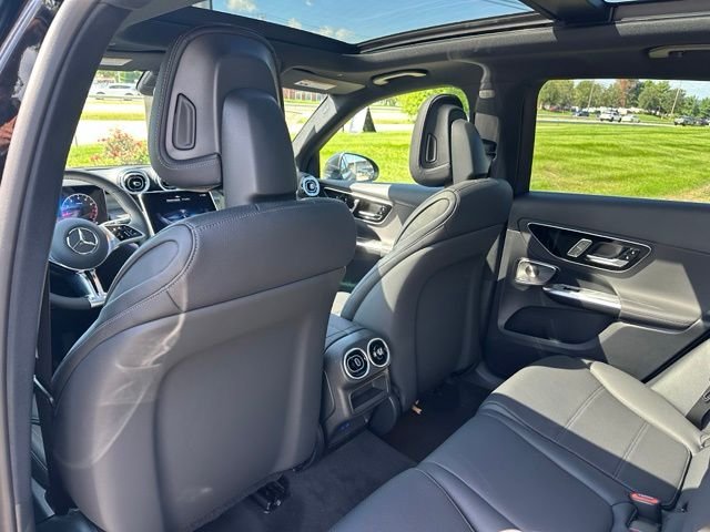 New 2027 Obsidian Black Metallic Mercedes-Benz GLC 300 image 17