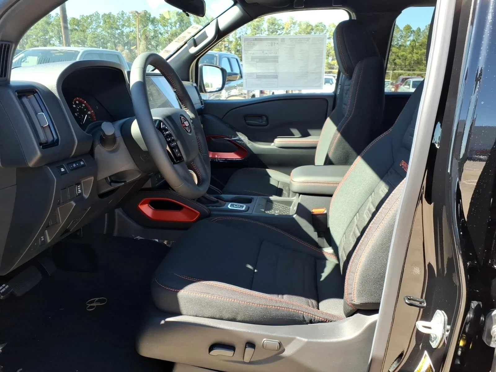 2026 Nissan Frontier Crew Cab PRO-4X® - 11
