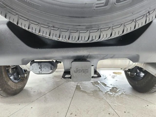 Used 2023 White Jeep Sport image 39