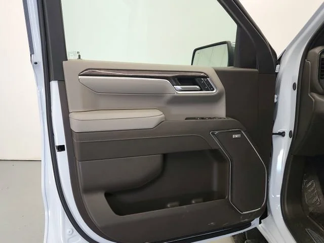 New 2026 Polar White Tricoat Chevrolet LTZ image 28