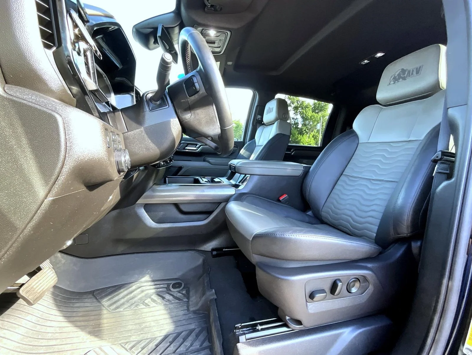 Used 2024 Black Chevrolet ZR2 image 12