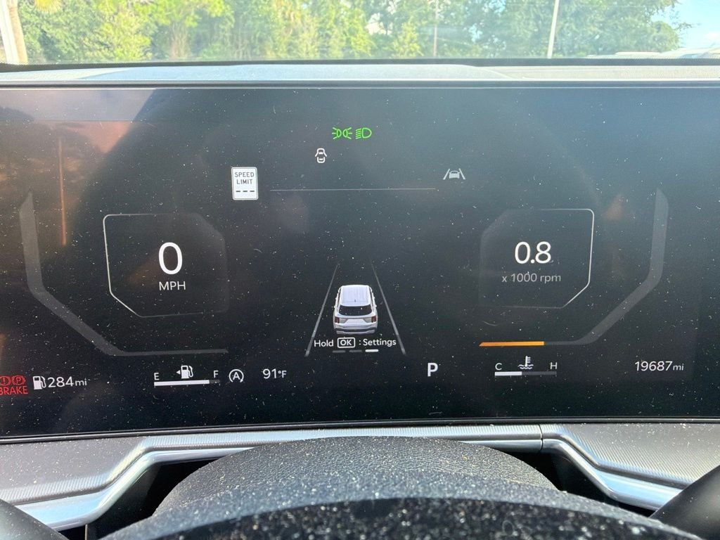 Certified Used 2025 Gravity Grey Kia SX image 11
