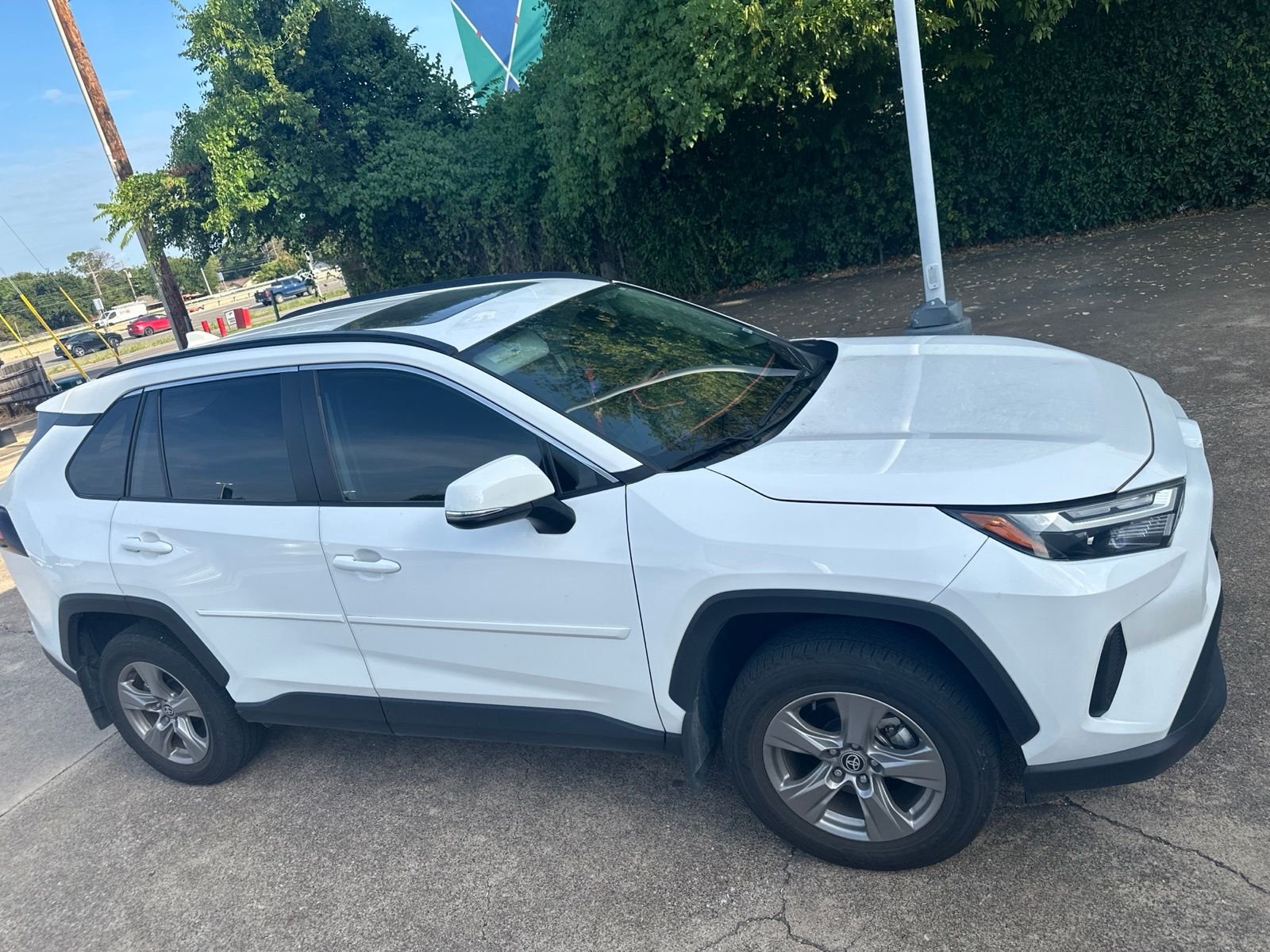 Used 2024 Ice Toyota XLE image 9