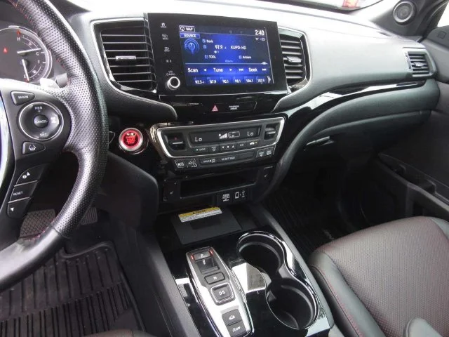 Certified Used 2022 Crystal Black Pearl Honda AWD BLACK EDITION image 17