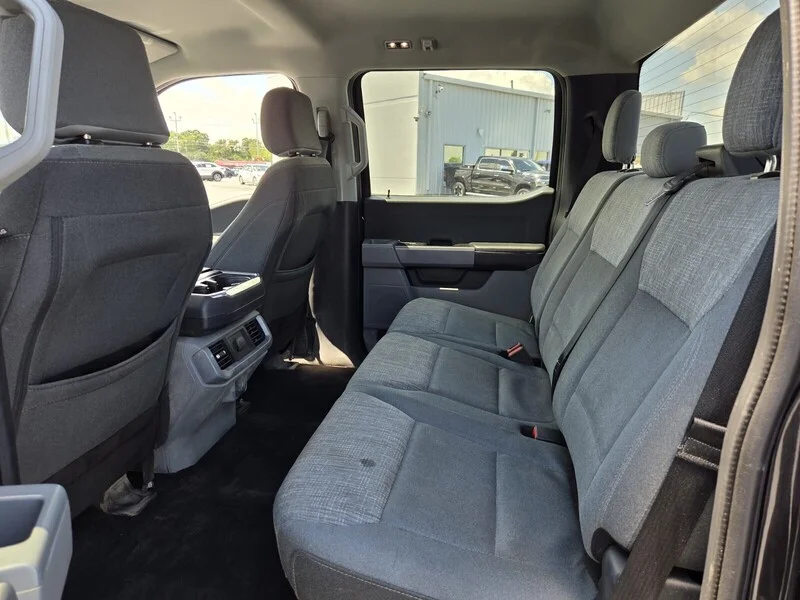 Used 2022 Agate Black Metallic FORD XLT image 17