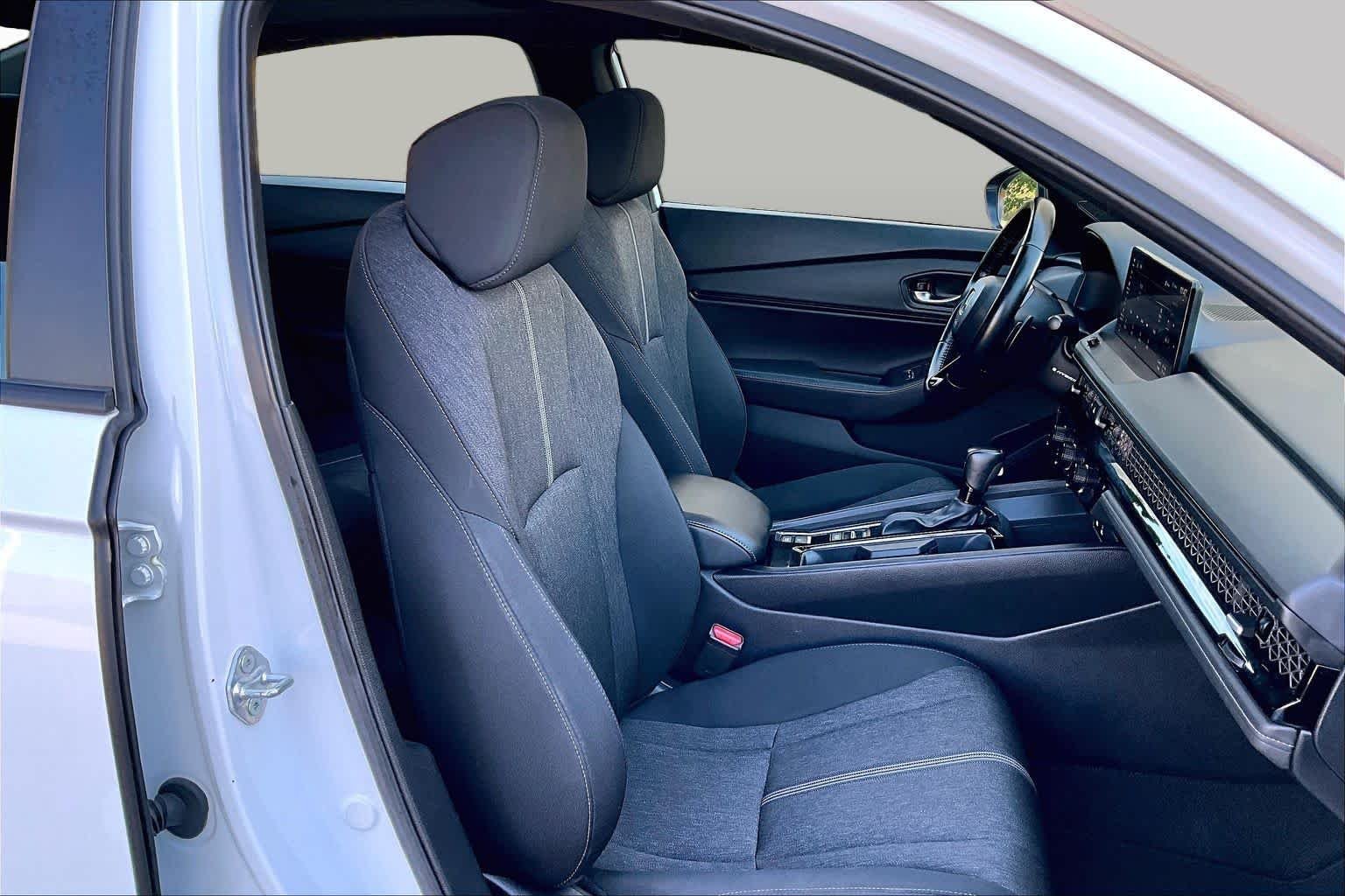 Used 2024 Platinum White Pearl Honda Sport image 8