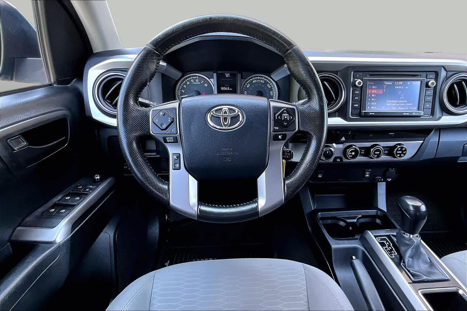 Used 2016 Blazing Blue Pearl Toyota SR5 image 6