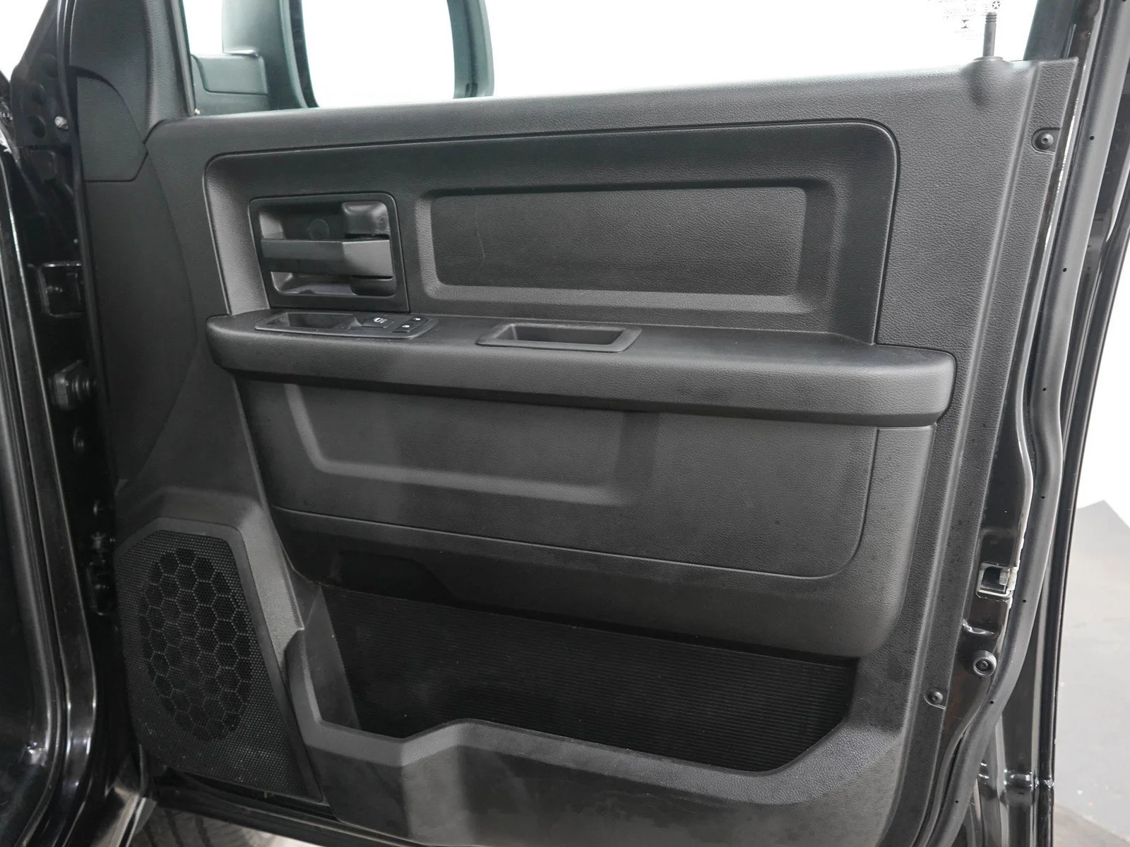 Used 2018 Brilliant Black Crystal Pearlcoat Ram Express image 13