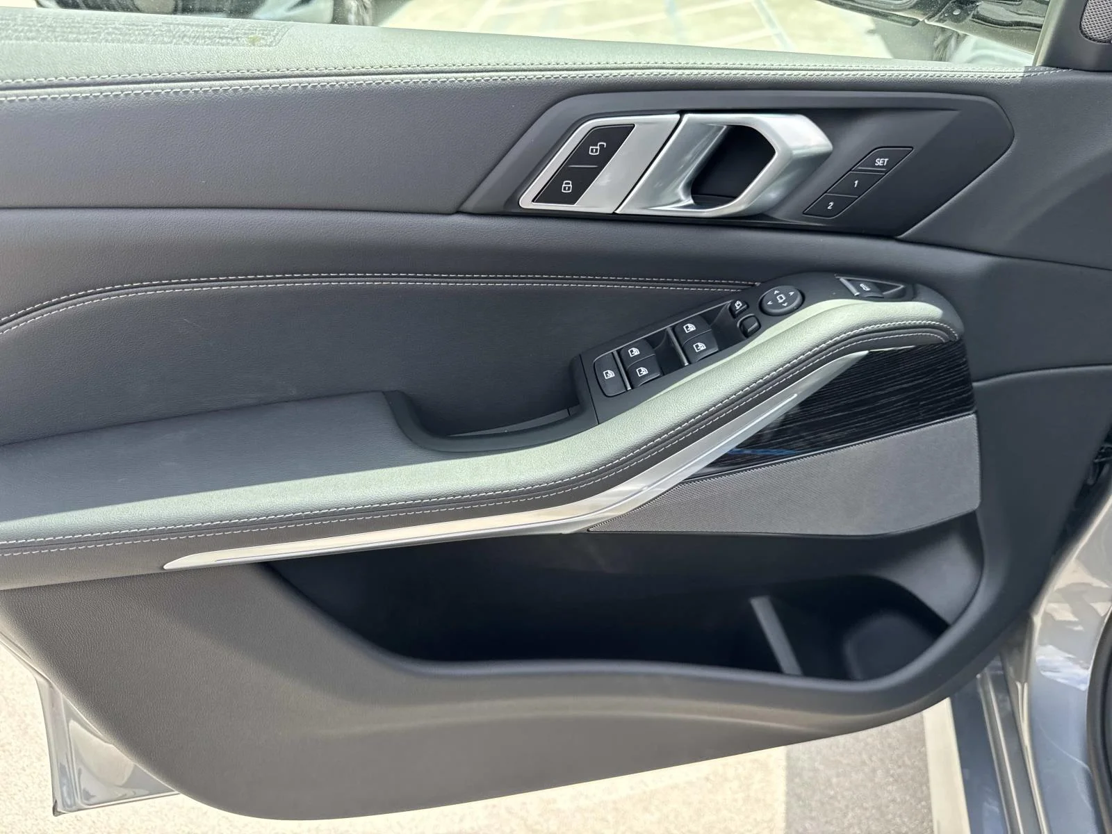 New 2026 Skyscraper Grey Metallic BMW sDrive40i image 14