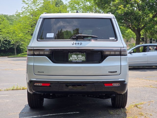 New 2026 Silver-Zynith Exterior Paint Jeep Summit Reserve image 38
