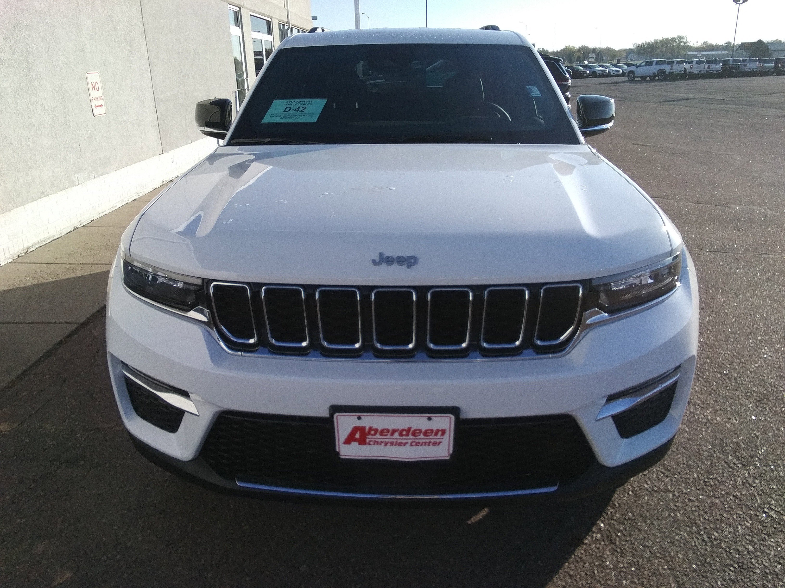 2025 Jeep Grand Cherokee Limited photo 2