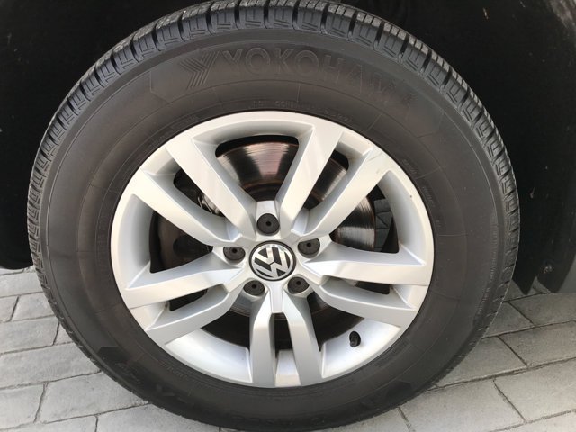 Used 2012 Deep Black Metallic Volkswagen S w/Sunroof image 11