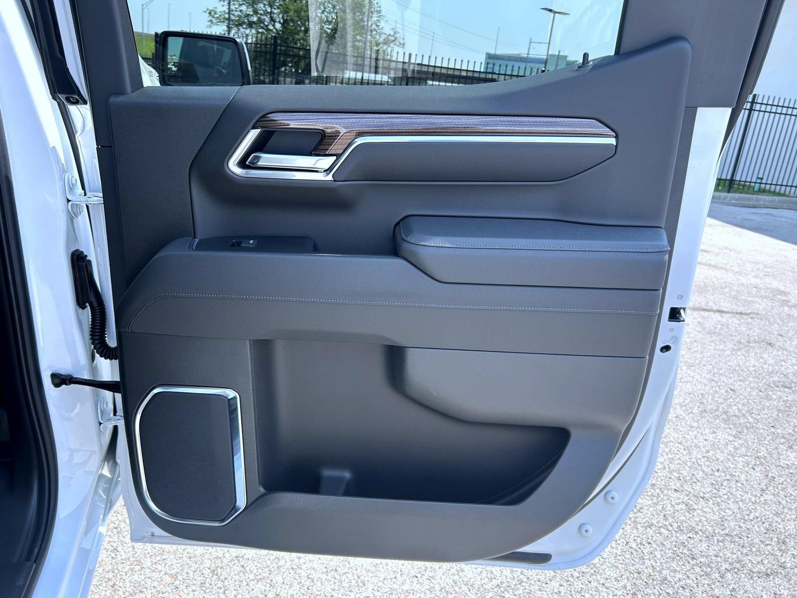 New 2026 Summit White Chevrolet LT image 20