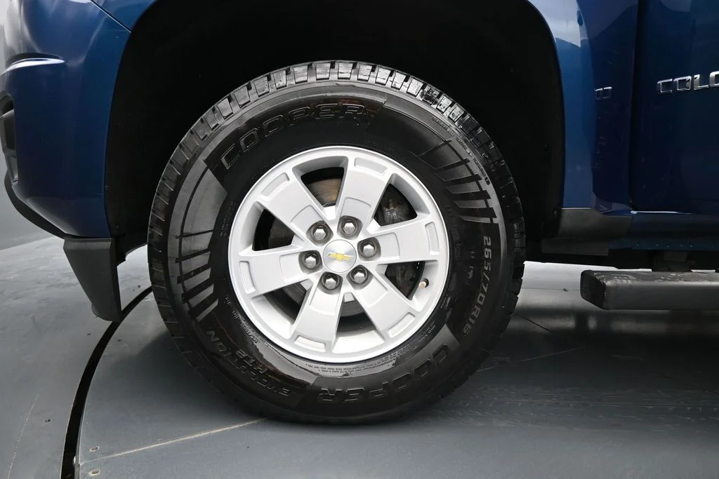 Used 2019 Blue Chevrolet Work Truck image 25