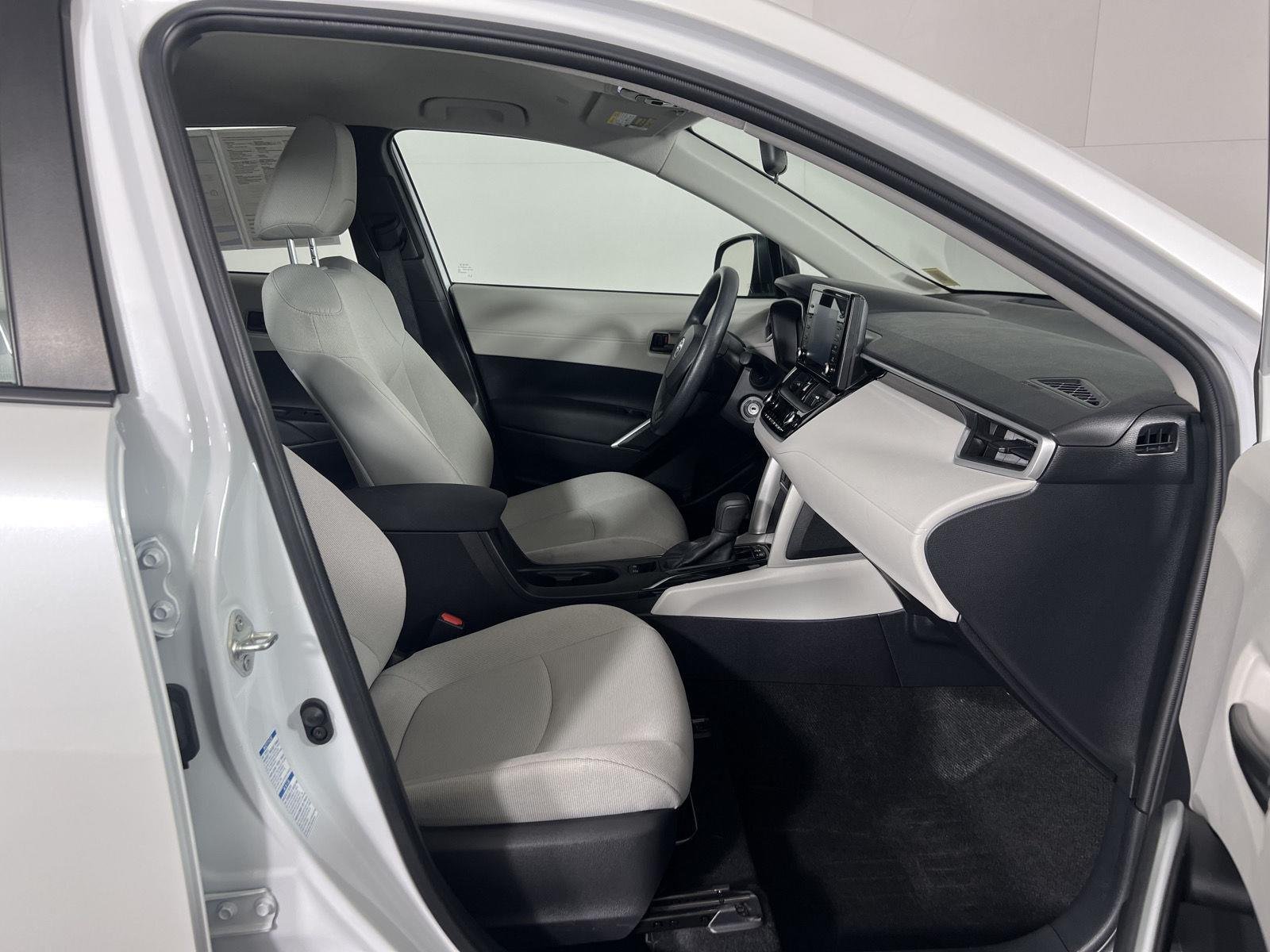 Used 2022 Wind Chill Pearl Toyota L image 16