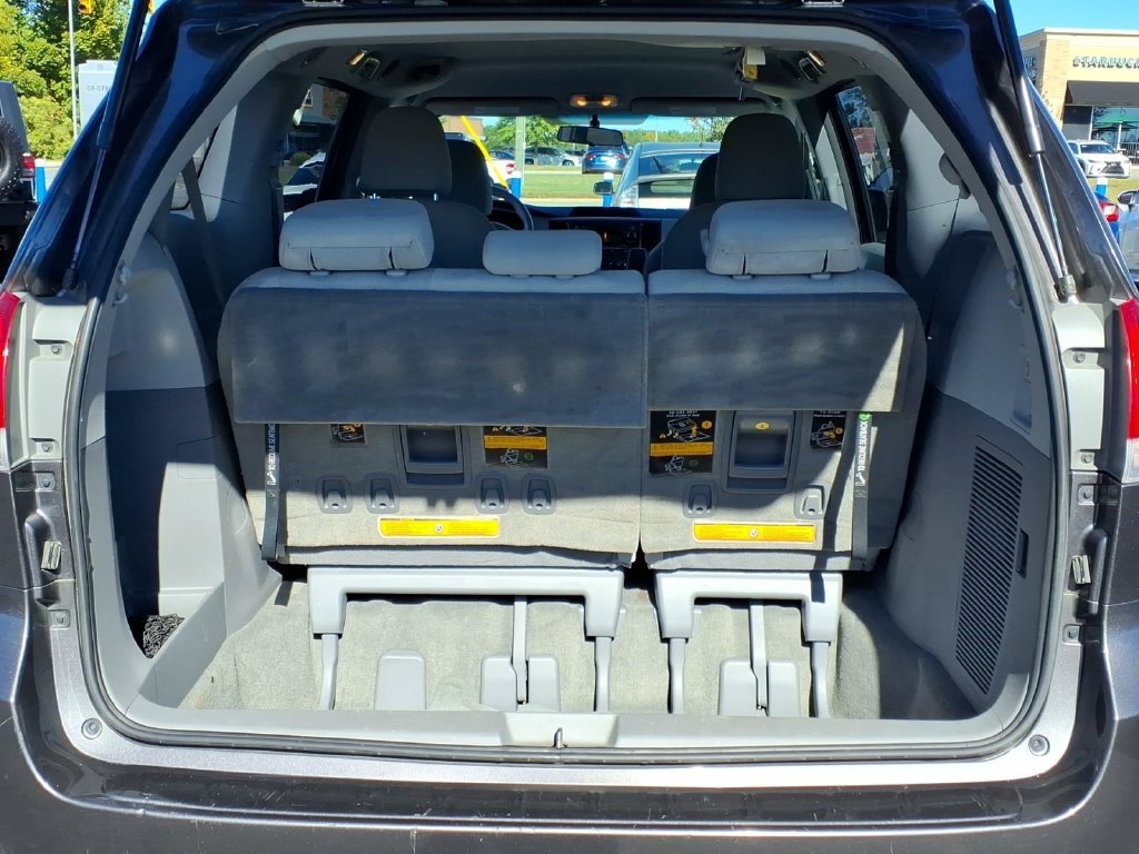 Used 2012 Predawn Gray Mica Toyota Base image 23