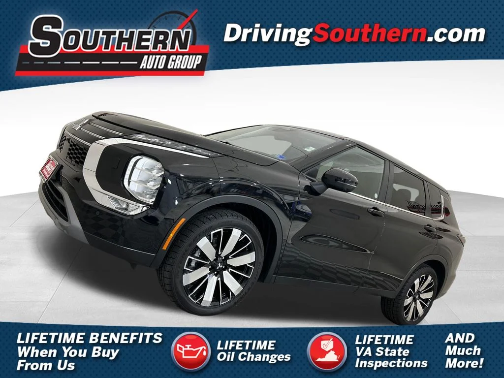 Used 2025 Black Mitsubishi SE image 1