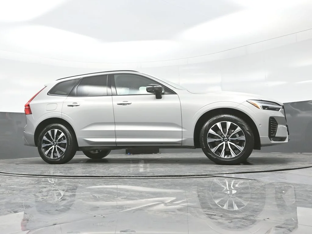 Certified Used 2025 Silver Dawn Volvo Plus image 29