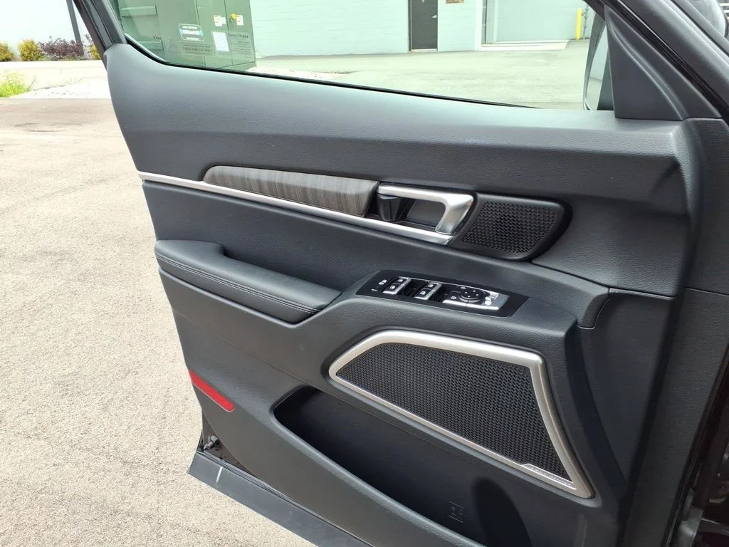 Used 2024 Black Kia EX image 34