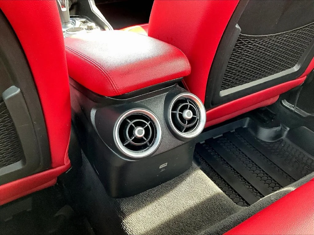 Used 2020 Alfa White Alfa Romeo Base image 12