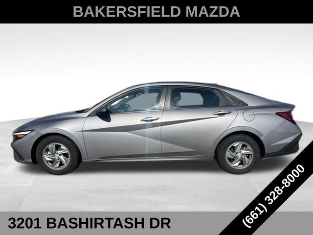 Used 2024 Silver Hyundai SE image 27