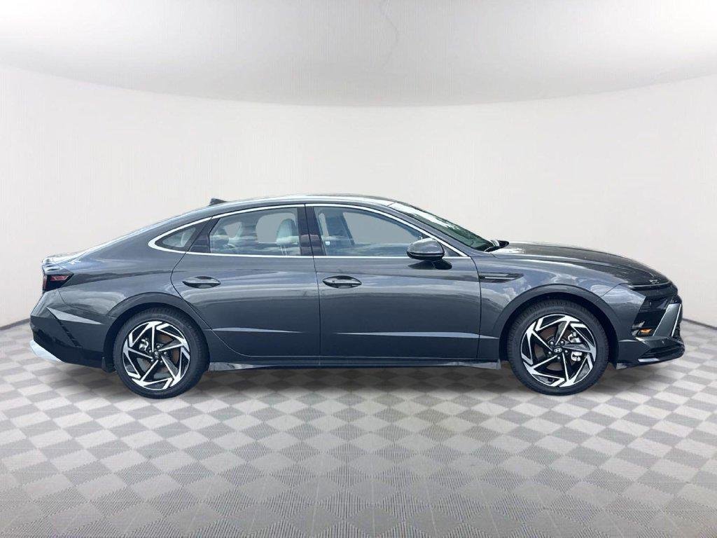 New 2026 Gray Hyundai SEL Sport image 4