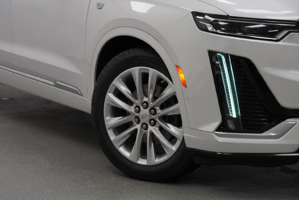 Used 2020 White Cadillac Premium Luxury image 9