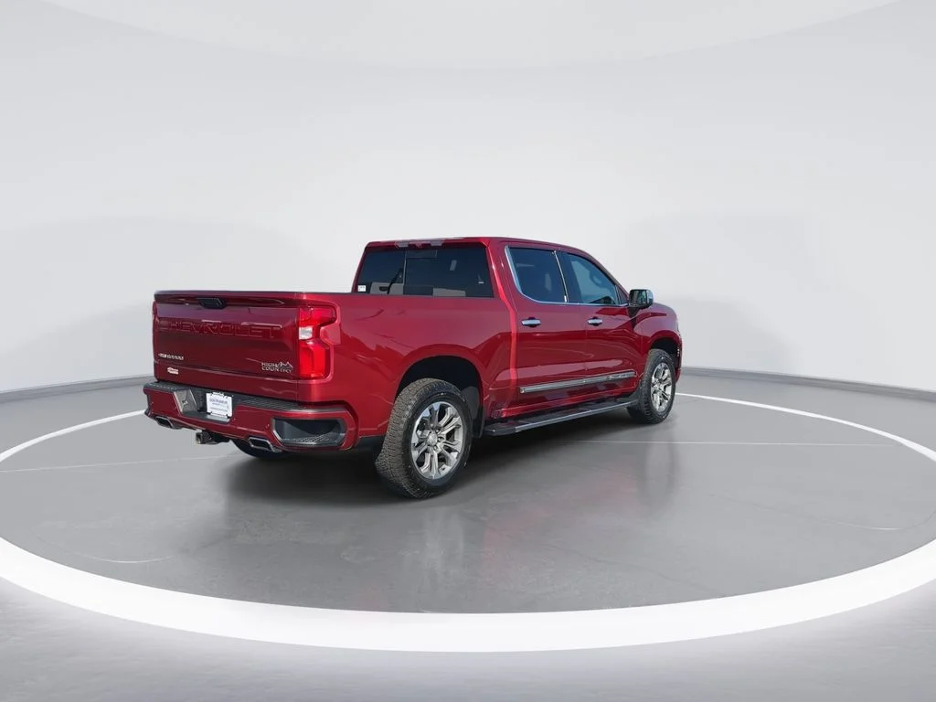 Used 2023 Red Chevrolet High Country image 8