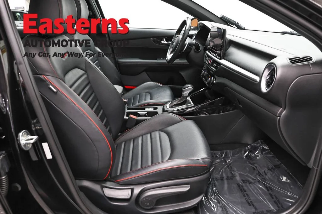 Used 2023 Black Kia GT image 25