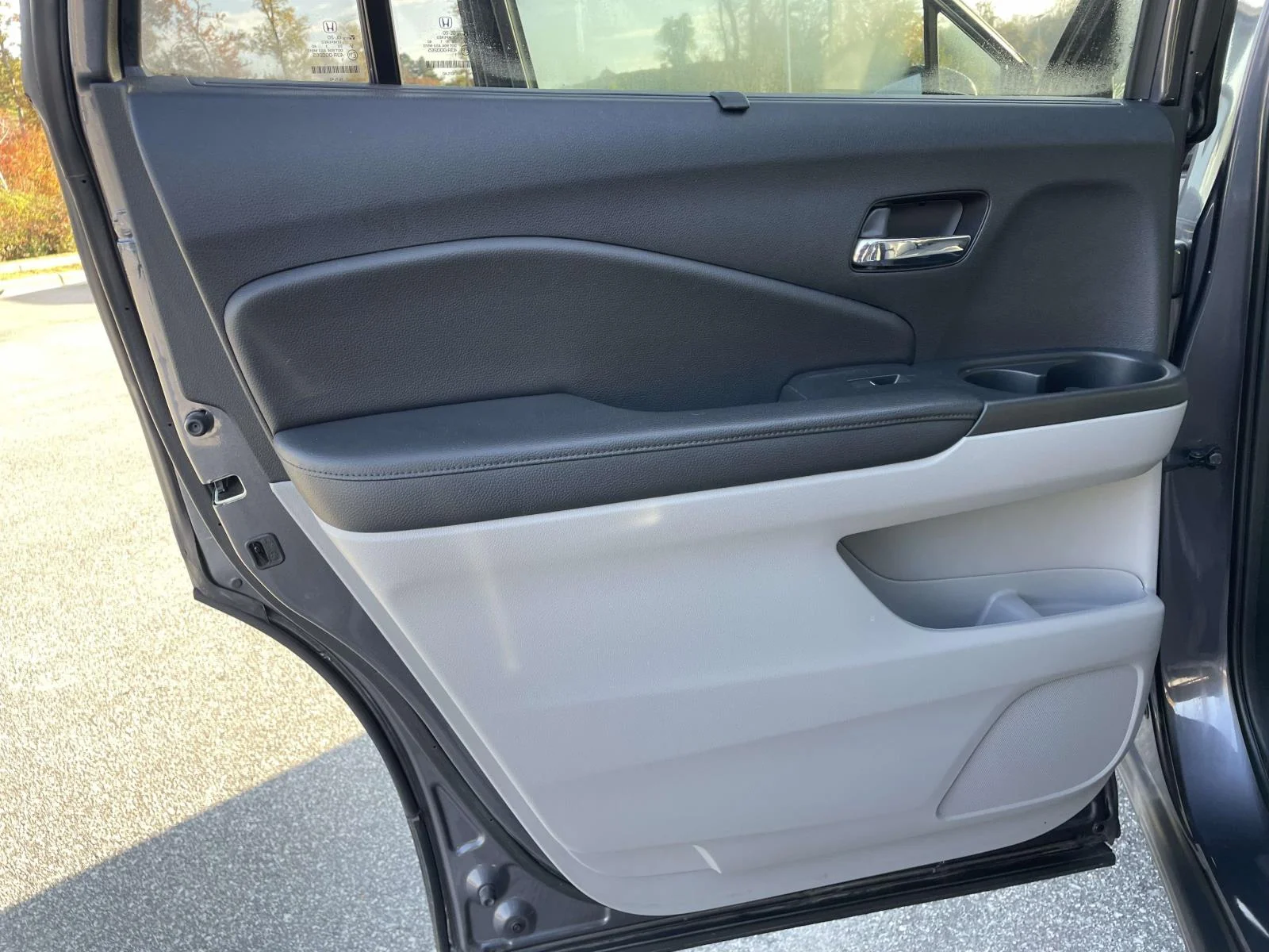 Used 2021  Honda EX-L image 2