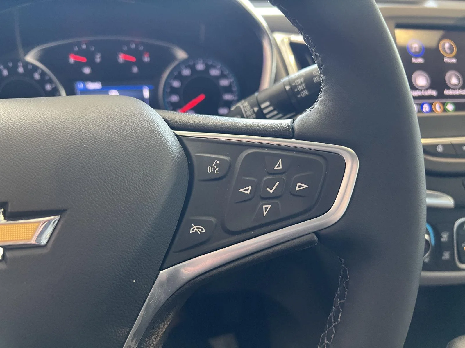 Used 2023 IRON GRAY METALLIC Chevrolet LT image 19
