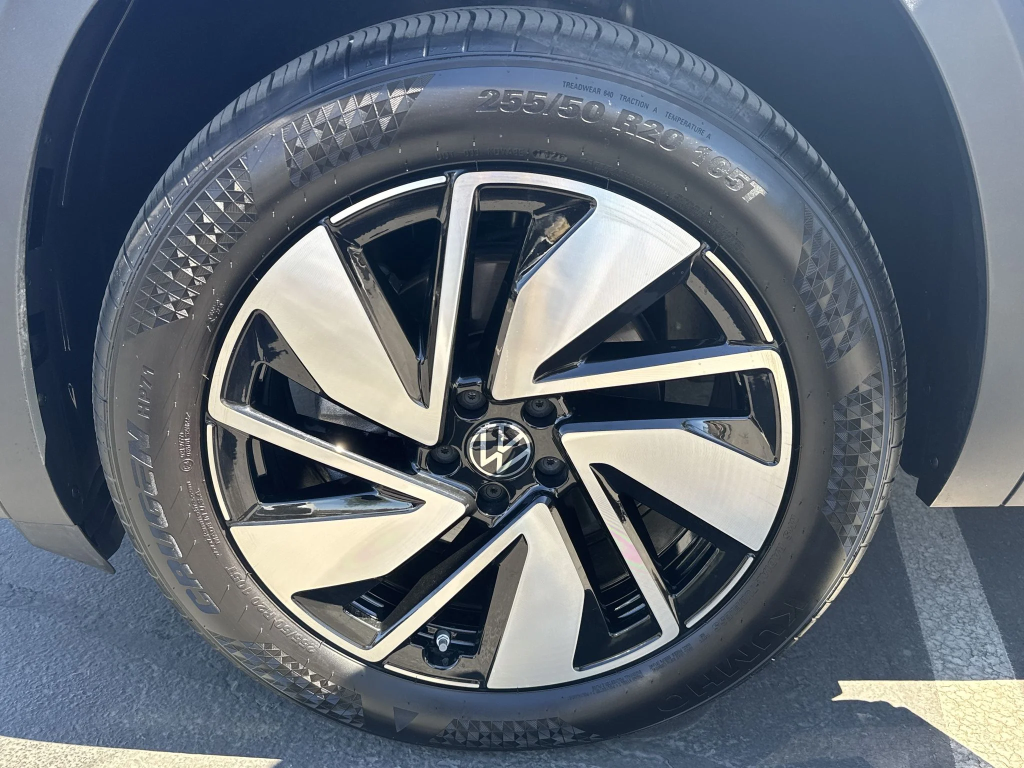 Used 2025 Silver Mist Metallic Volkswagen 2.0T SEL image 11