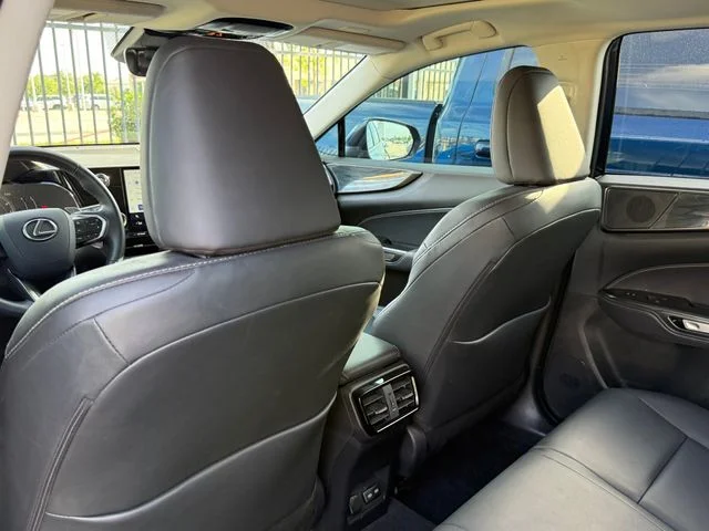 Used 2025  Lexus 250 Premium image 25