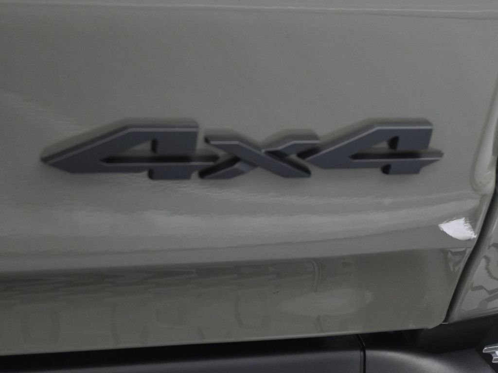 New 2026 Canyon Lake Exterior Paint RAM Laramie image 24