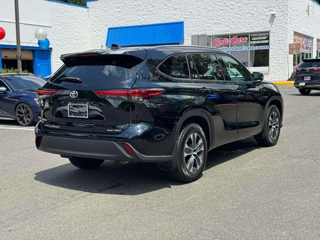 Used 2020 Midnight Black Metallic Toyota XLE image 7