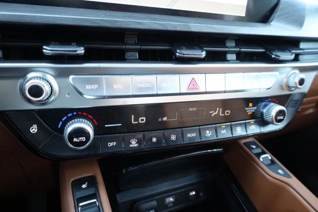 Used 2025 Black Kia EX X-Line image 34